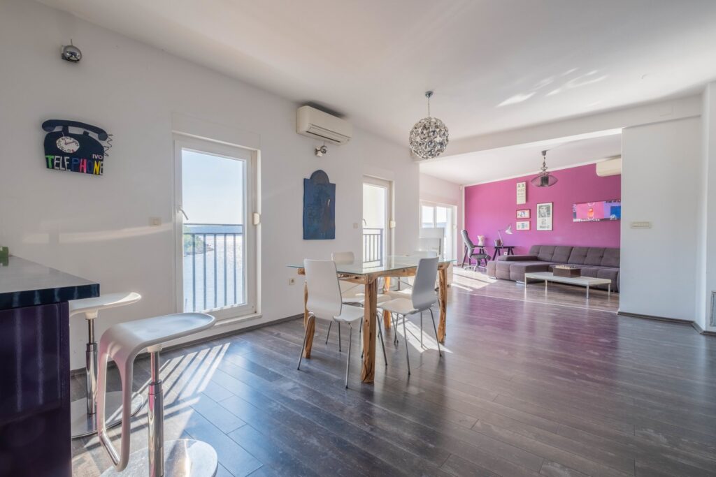 spacious family apartment Frano