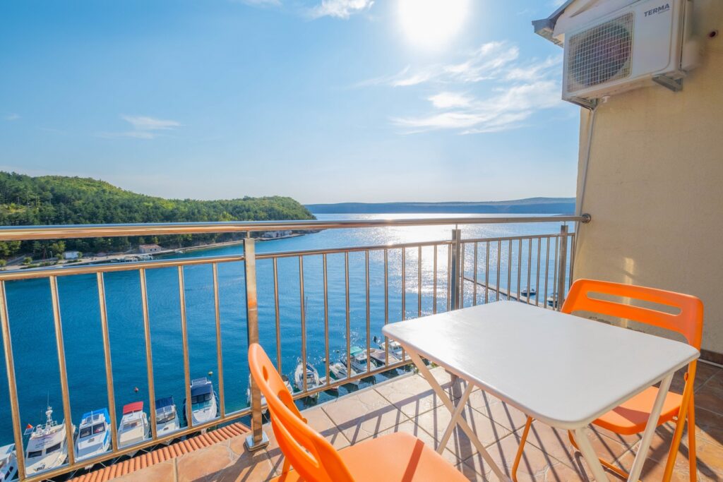spacious family apartment Ahel