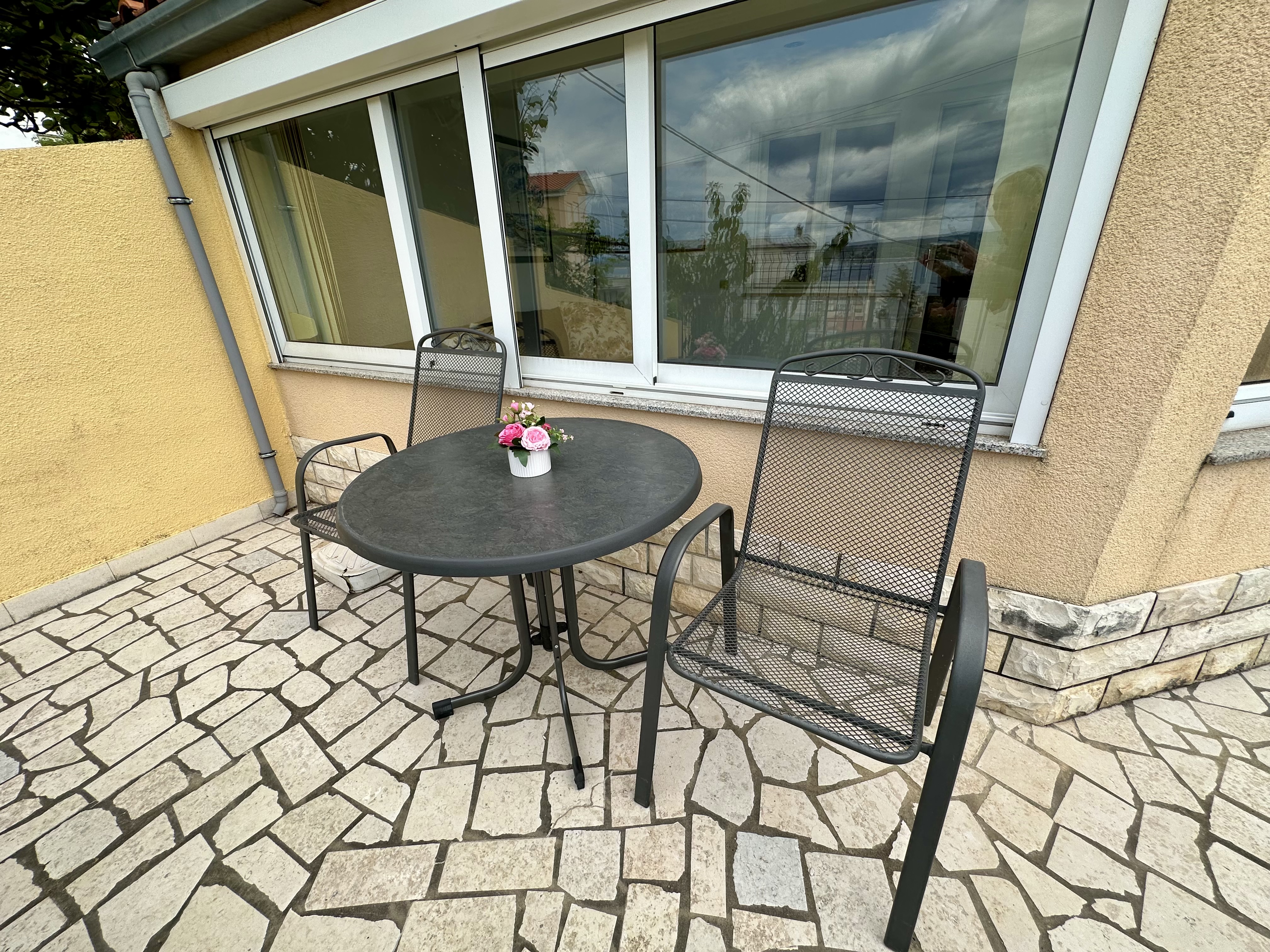 Apartman Car