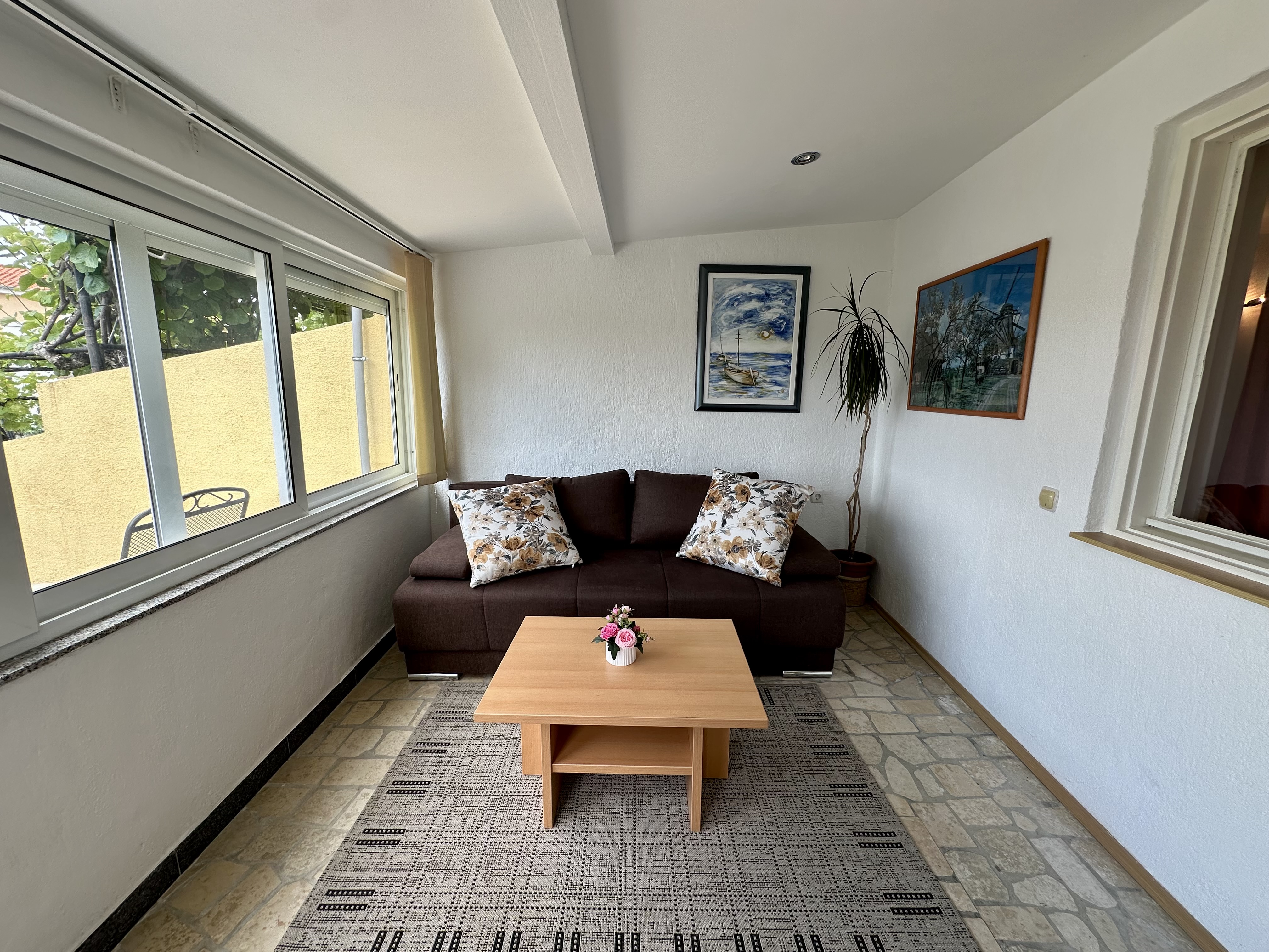 Apartman Car