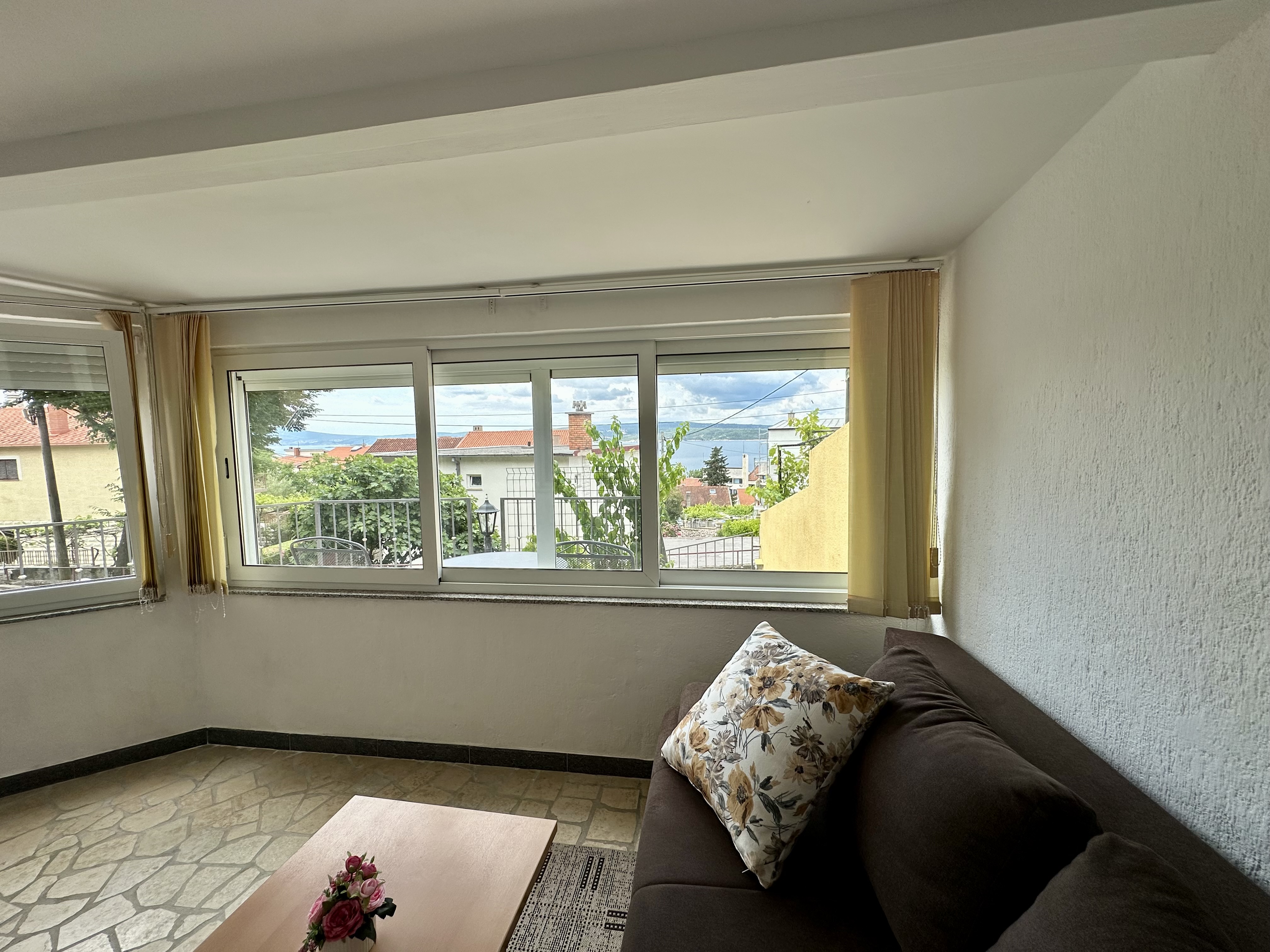 Apartman Car