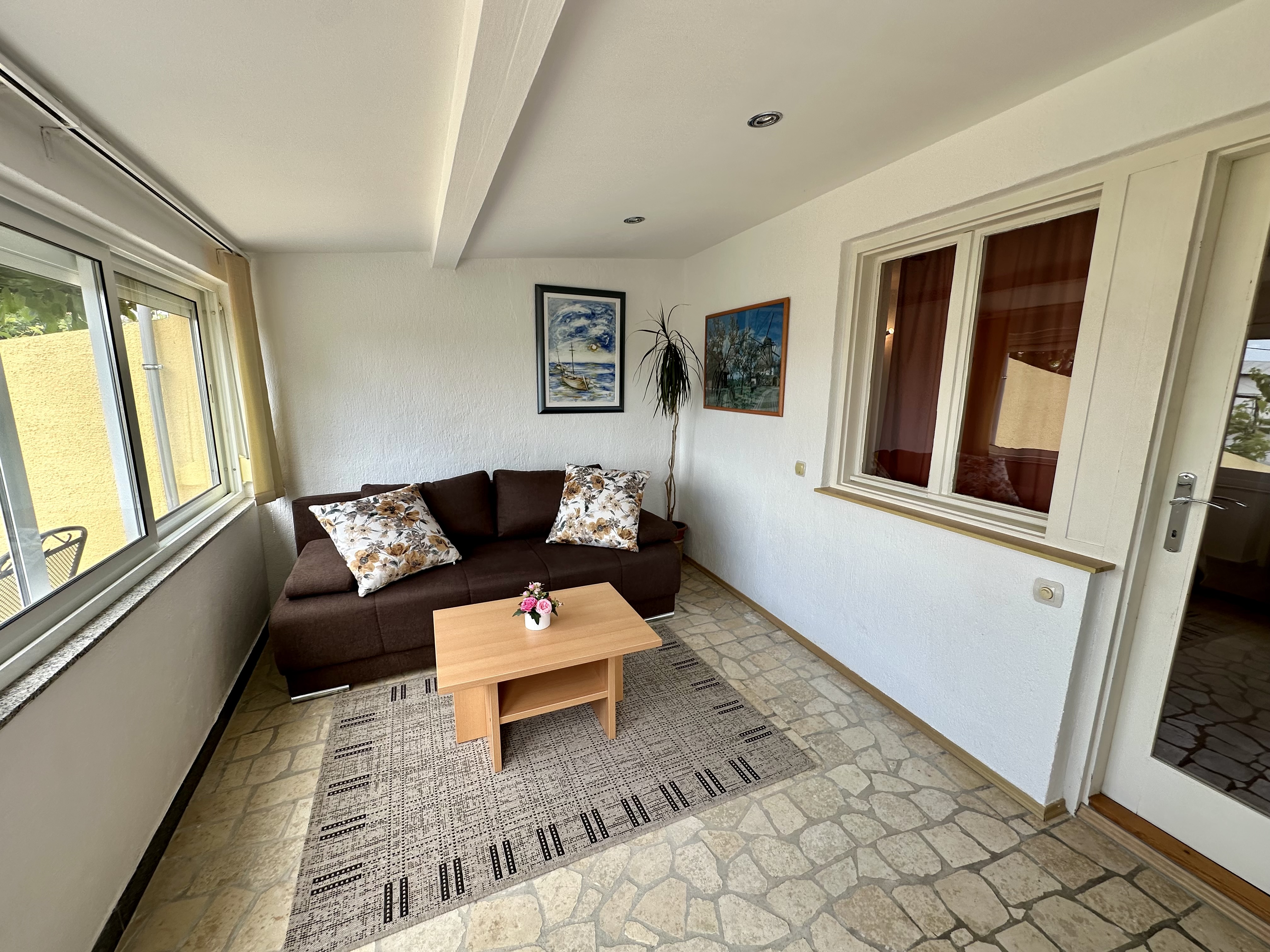 Apartman Car