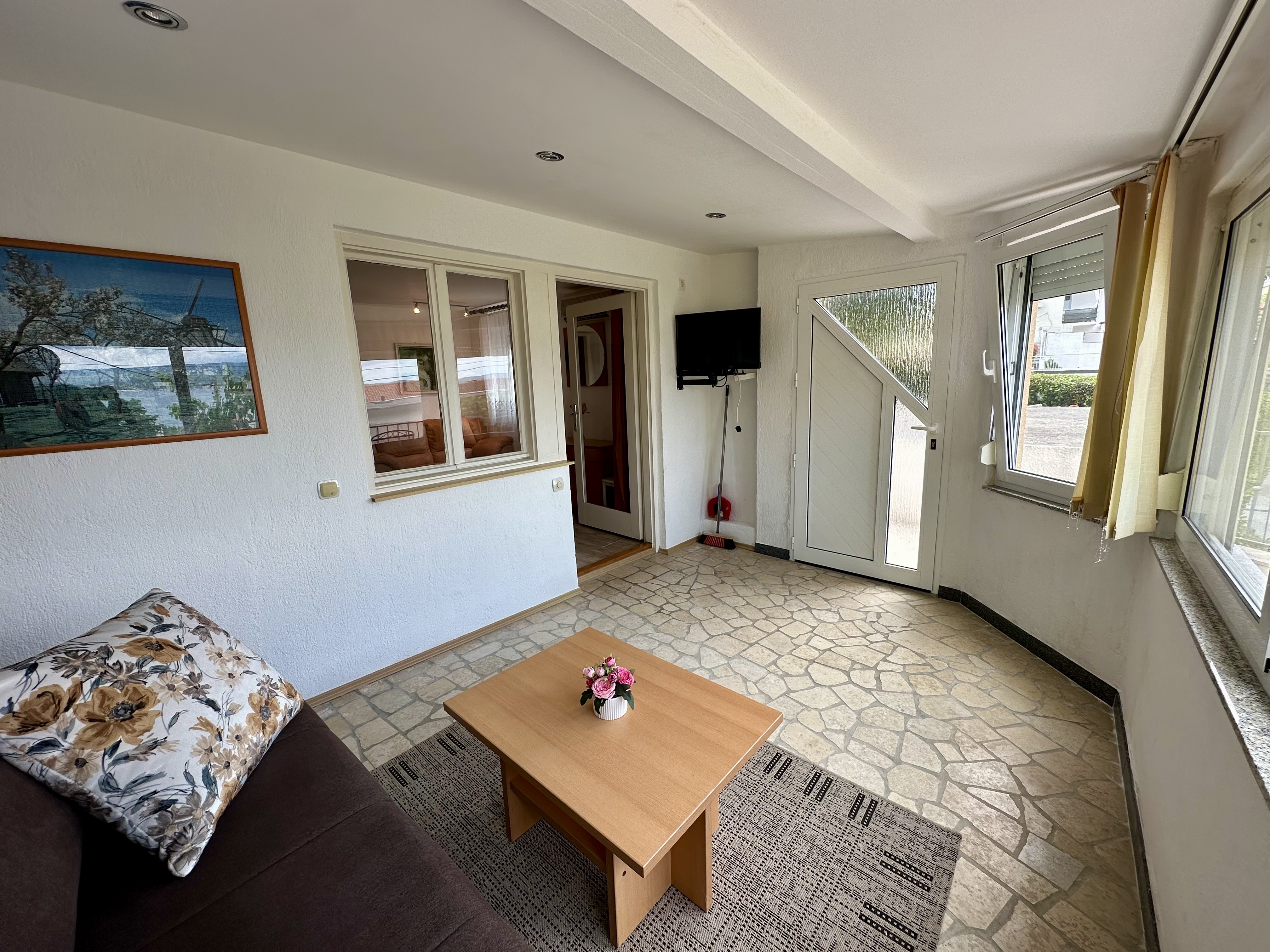 Apartman Car