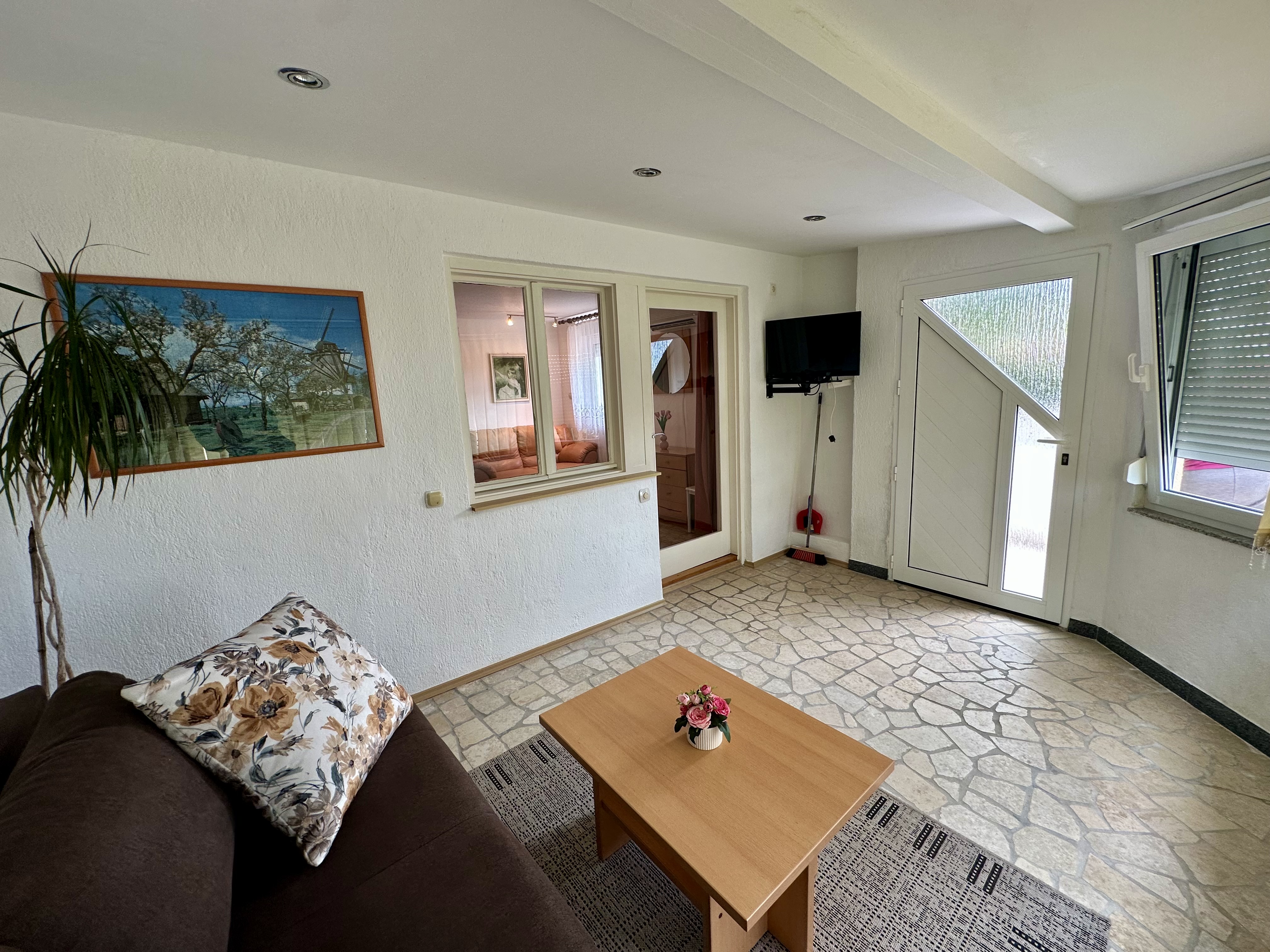 Apartman Car
