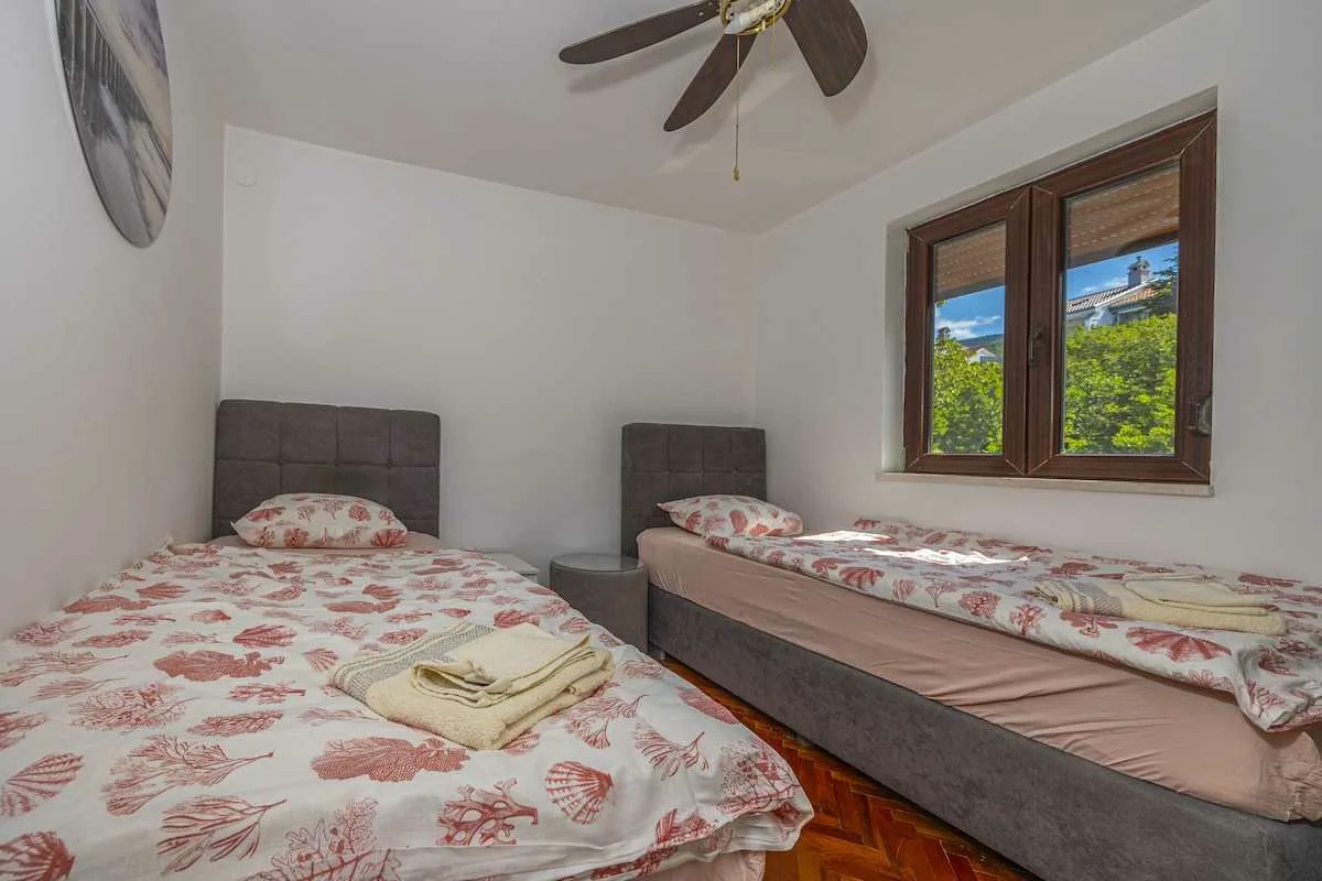 Thumbnail 54