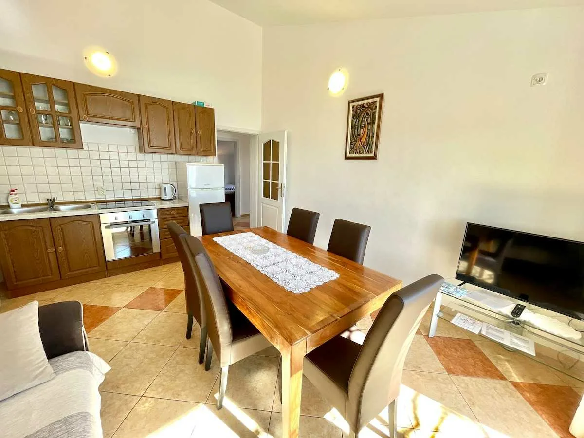 Apartment Mare 1