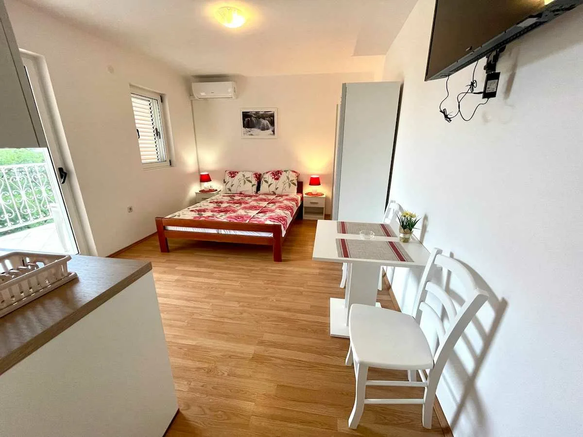 Studio Apartment Julie 2