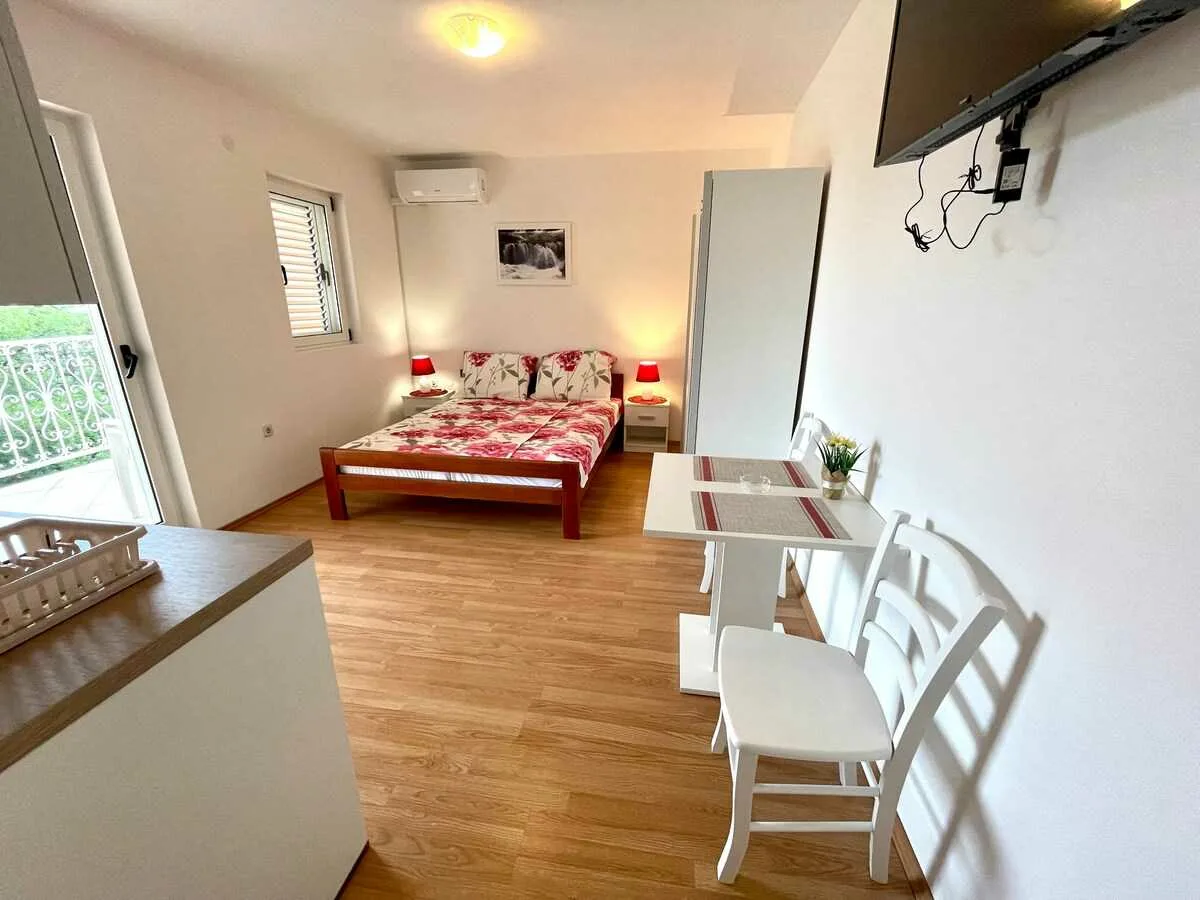 Studio Apartment Julie 6