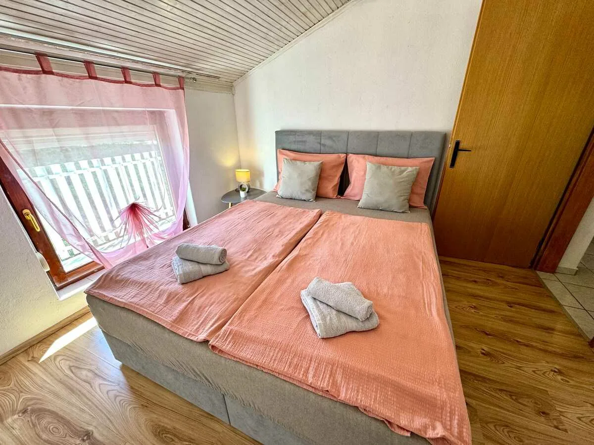 Apartman Lora 1