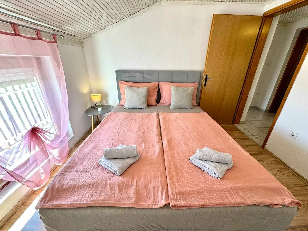Apartman Lora 1