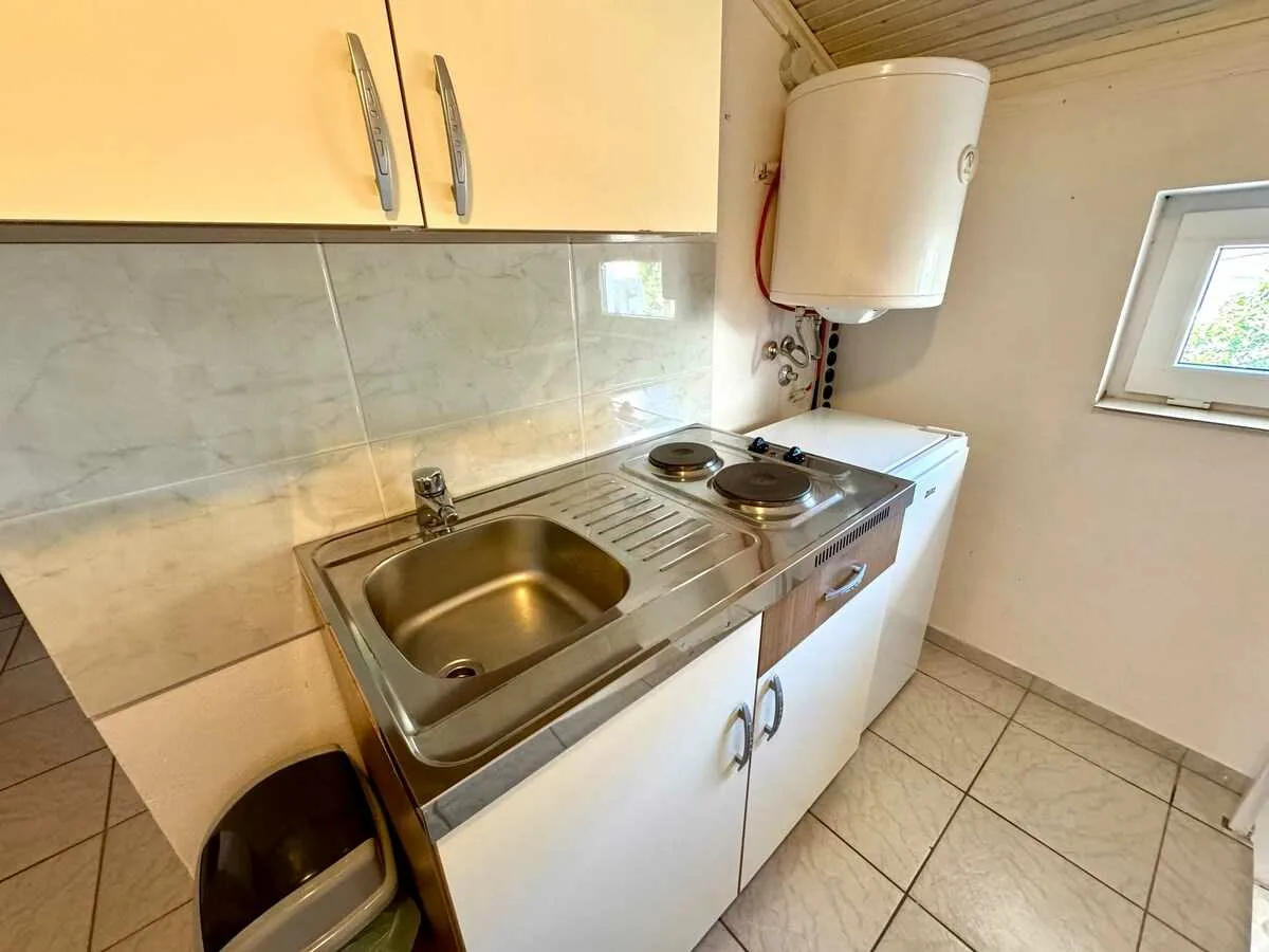 Apartman Lora 1